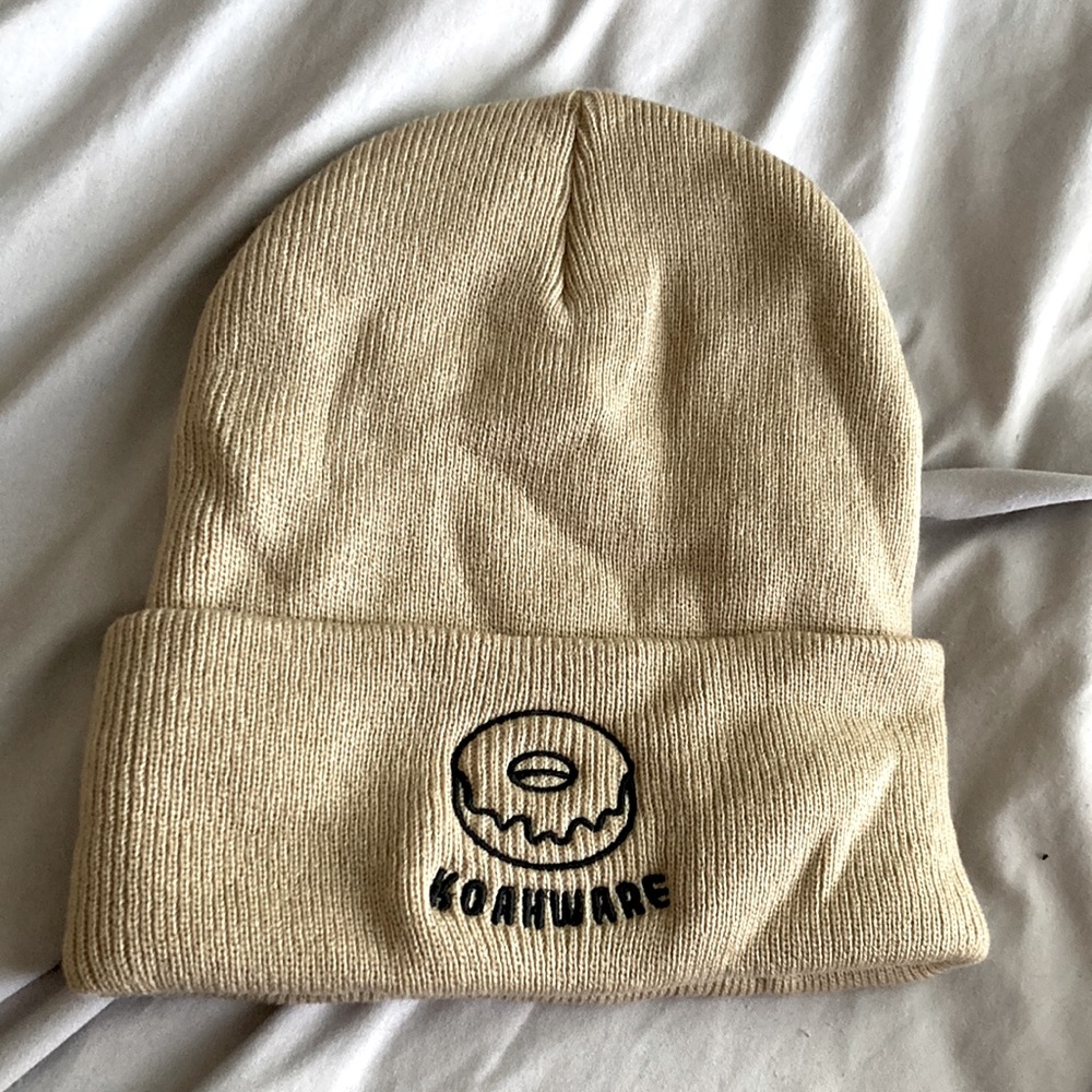 NWOT donut beanie